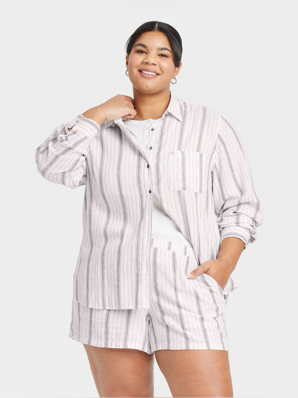 L / XL - Universal Thread™ Women's Long Sleeve Collared Linen Button-Down Shirt